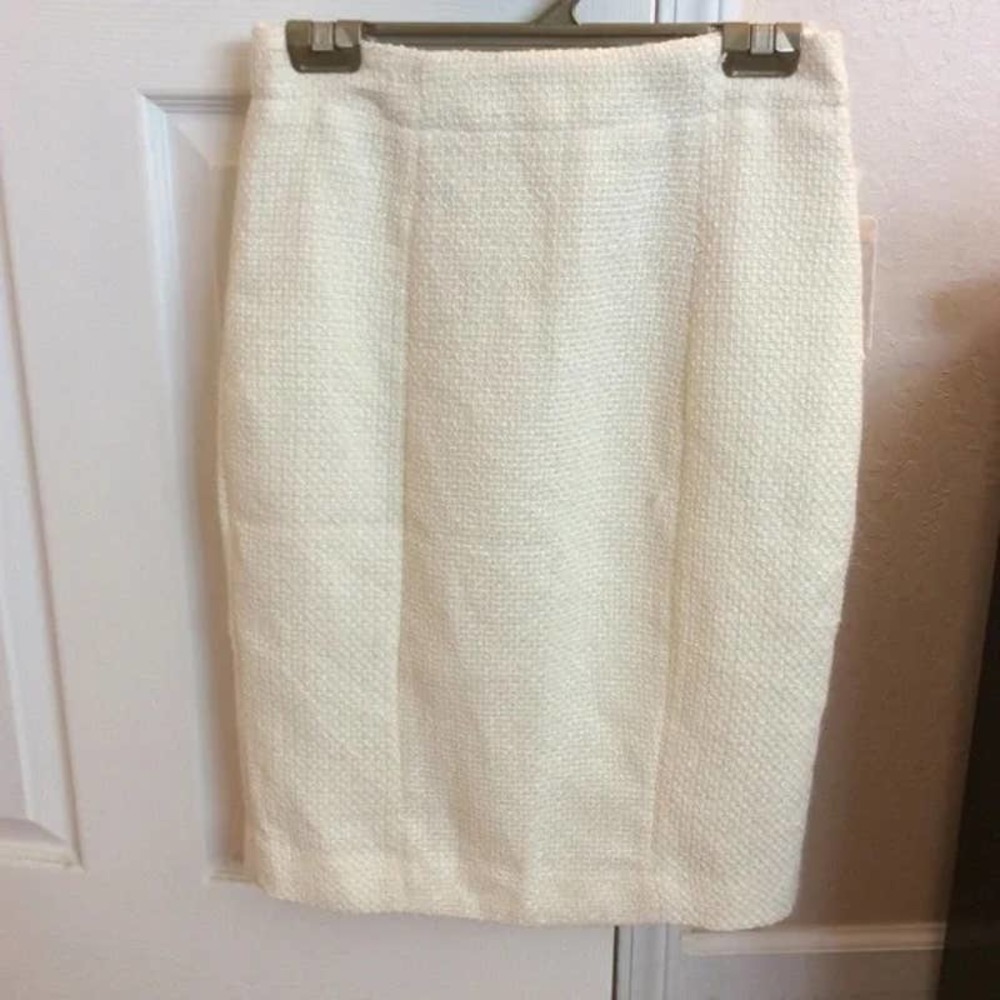 NWT DownEast Cream Colored Tweed Pencil Skirt Size 4